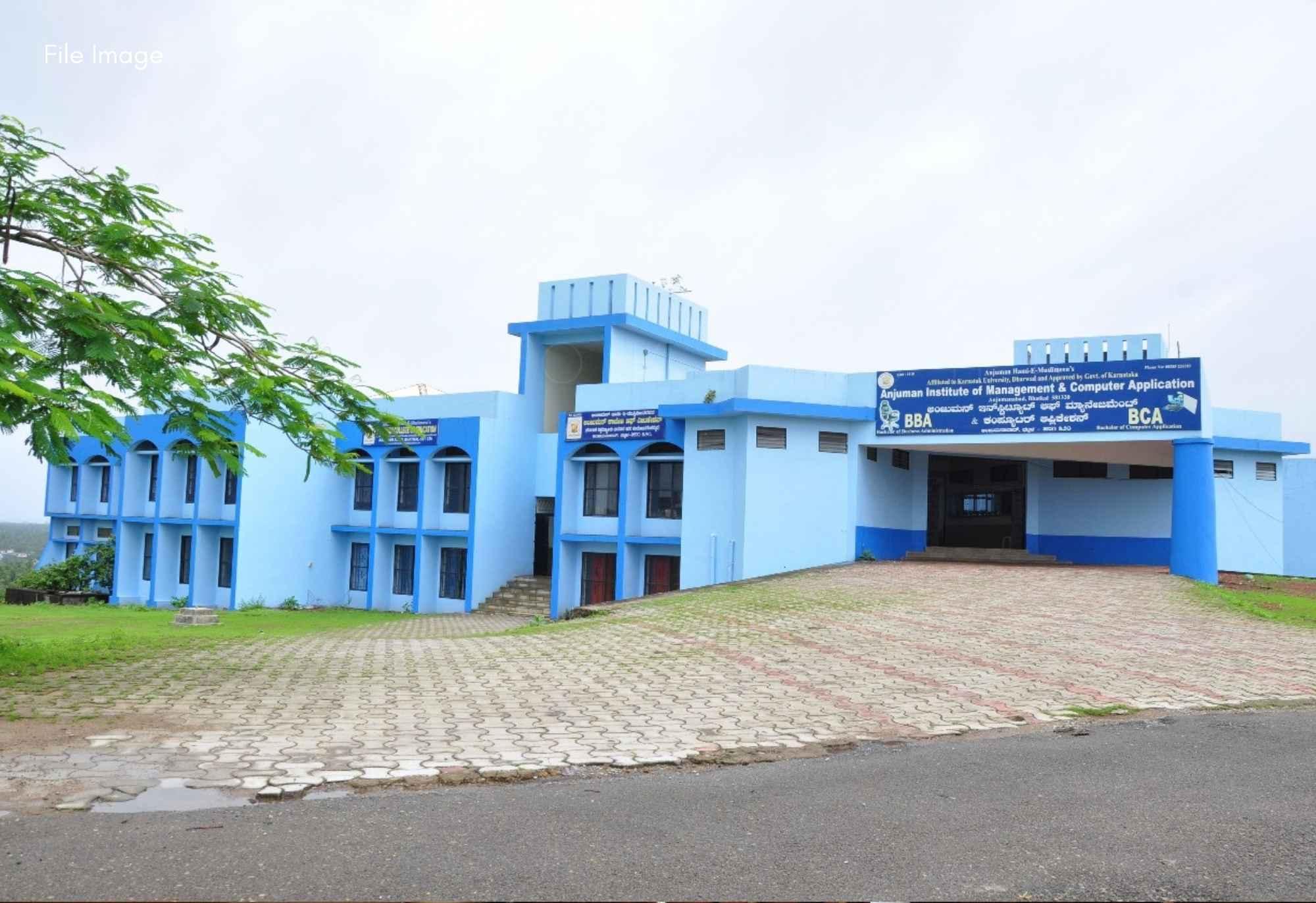 AIMCA Bhatkal Celebrates Three University Ranks in KUD 2024 BBA Exams