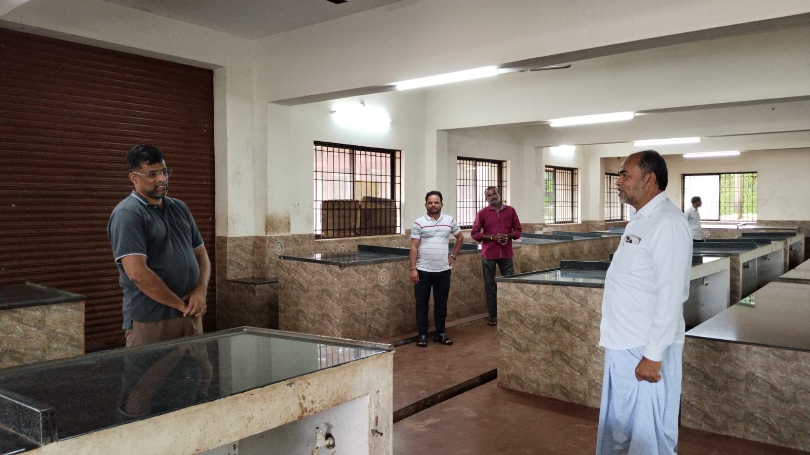 Hi-Tech Fish Market Opens in Bhatkal – Sellers Absent, Buyers Disappointed