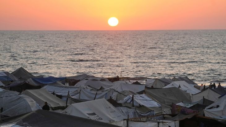 Gaza Beach Transforms into Overcrowded Tent Camp Amid Crisis