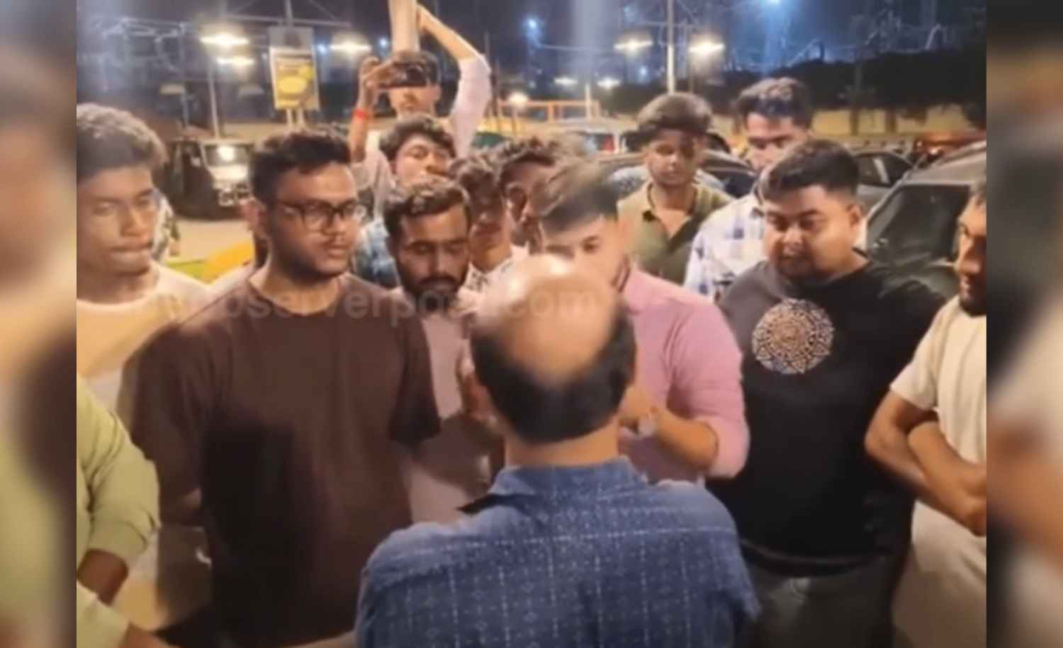 BJP Workers Protest Outside Nadia Restaurant Over Halal Only Meat Policy