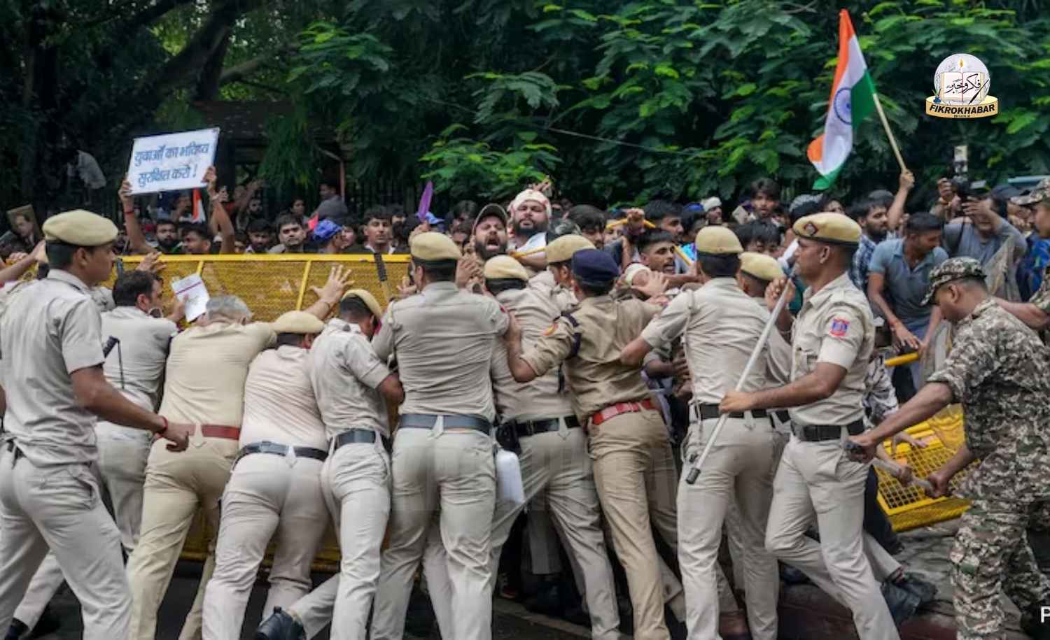 Chaos at Jantar Mantar as Delhi Police Use Force to Disperse CJP Supporters Ahead of ‘Chalo Sansad’ March