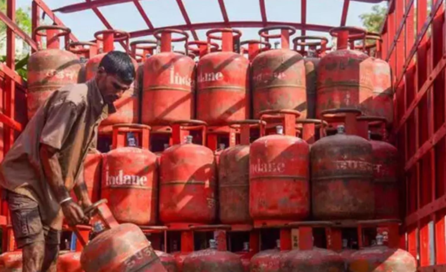 Domestic LPG Price Raised by ₹60, Commercial Cylinders Up by ₹114.5