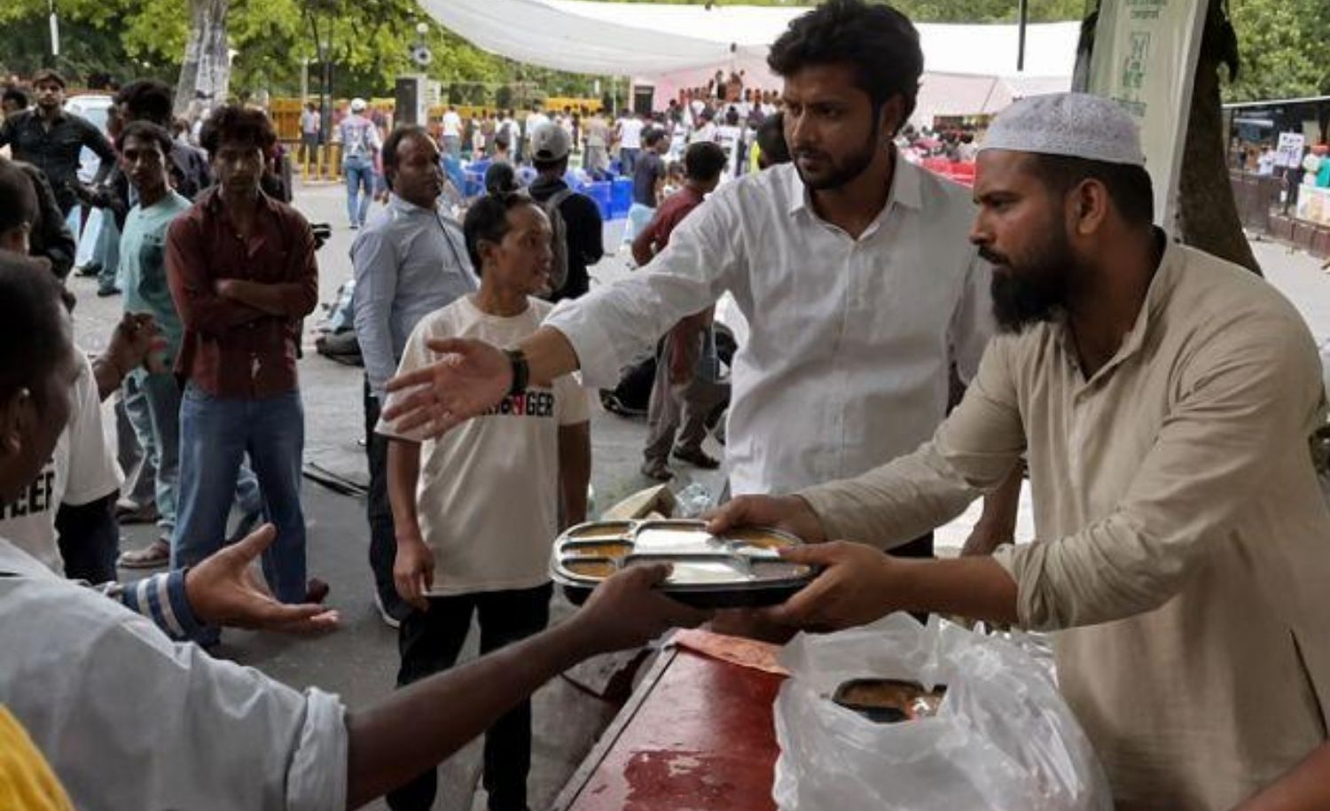 Volunteer Alleges Uttar Pradesh Police Harassed His Family Over Jantar Mantar Protest