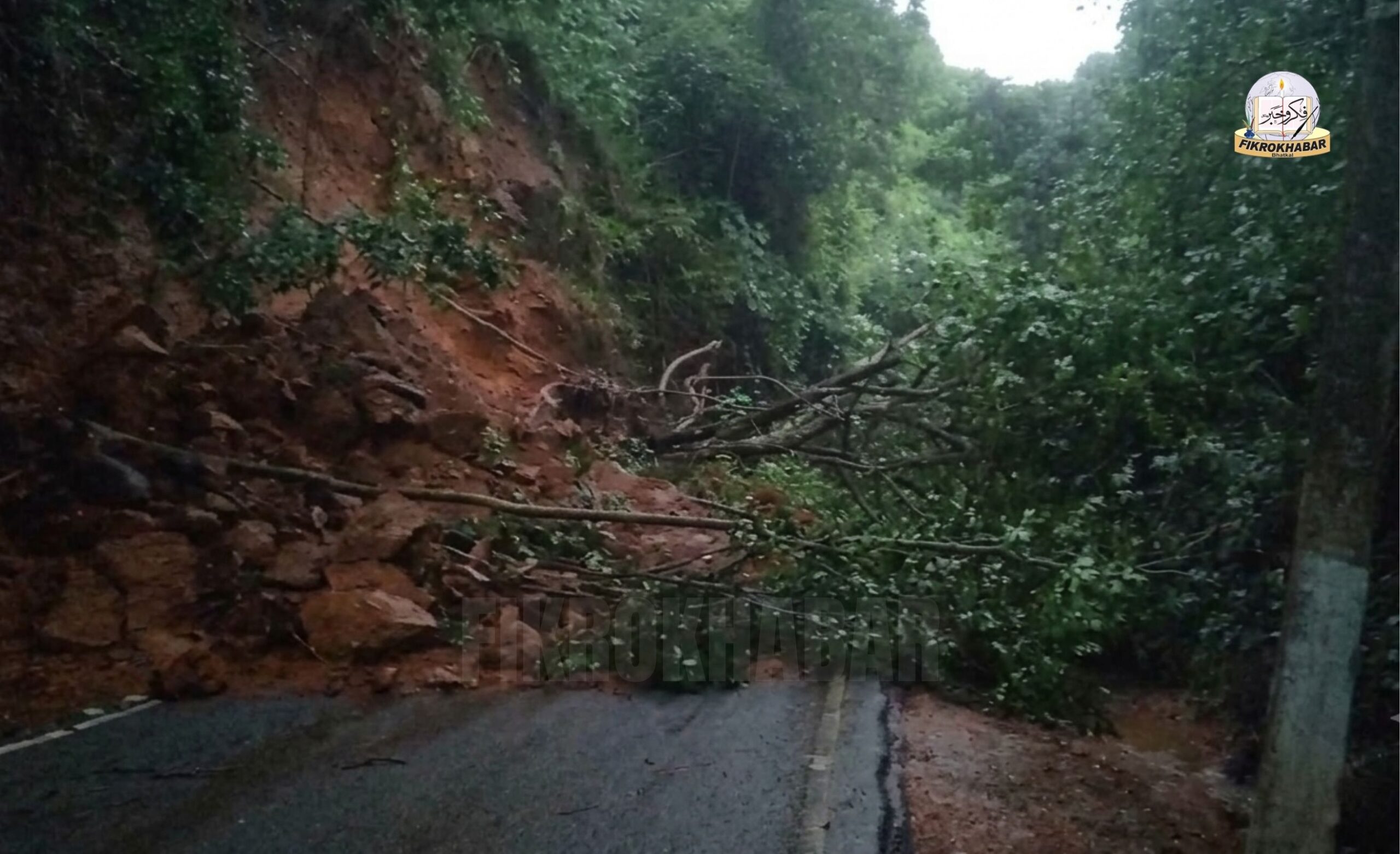 Landslide Blocks Gokarna–Tadadi Road Amid Heavy Rains; Traffic Completely Suspended