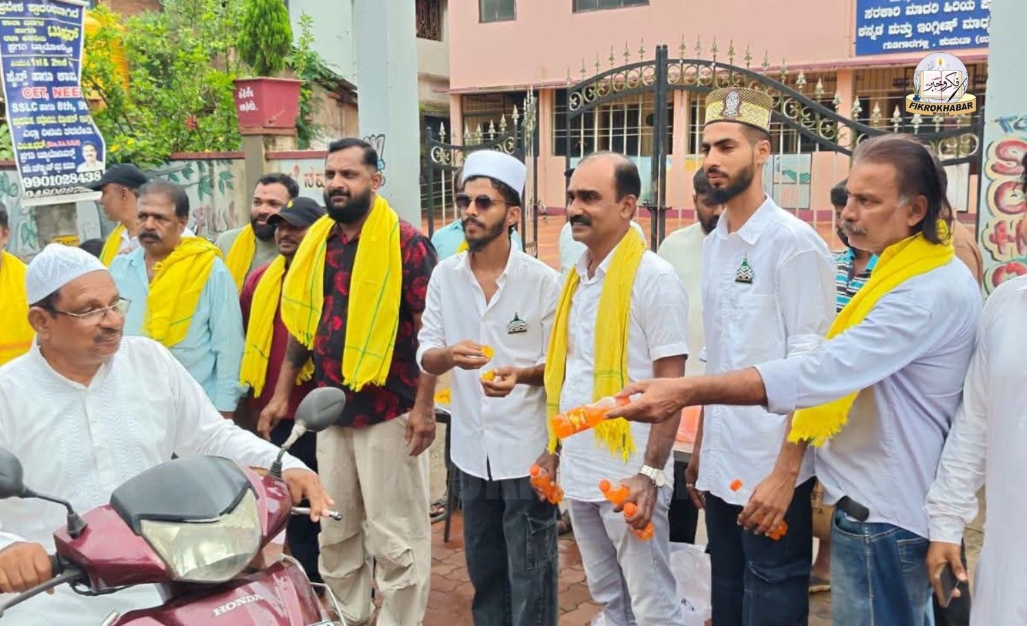 Gudigaragalli Ganeshotsava Committee Spreads Message of Harmony by Serving Sweets During Eid Milad Procession in Kumta