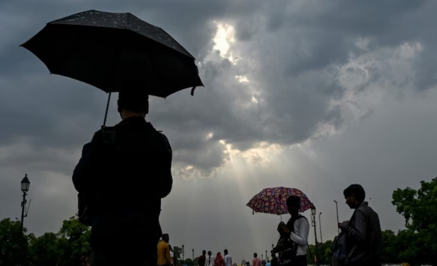 Heavy Rain Predicted in Uttara Kannada Until May 30, Fishermen Advised to Stay Alert