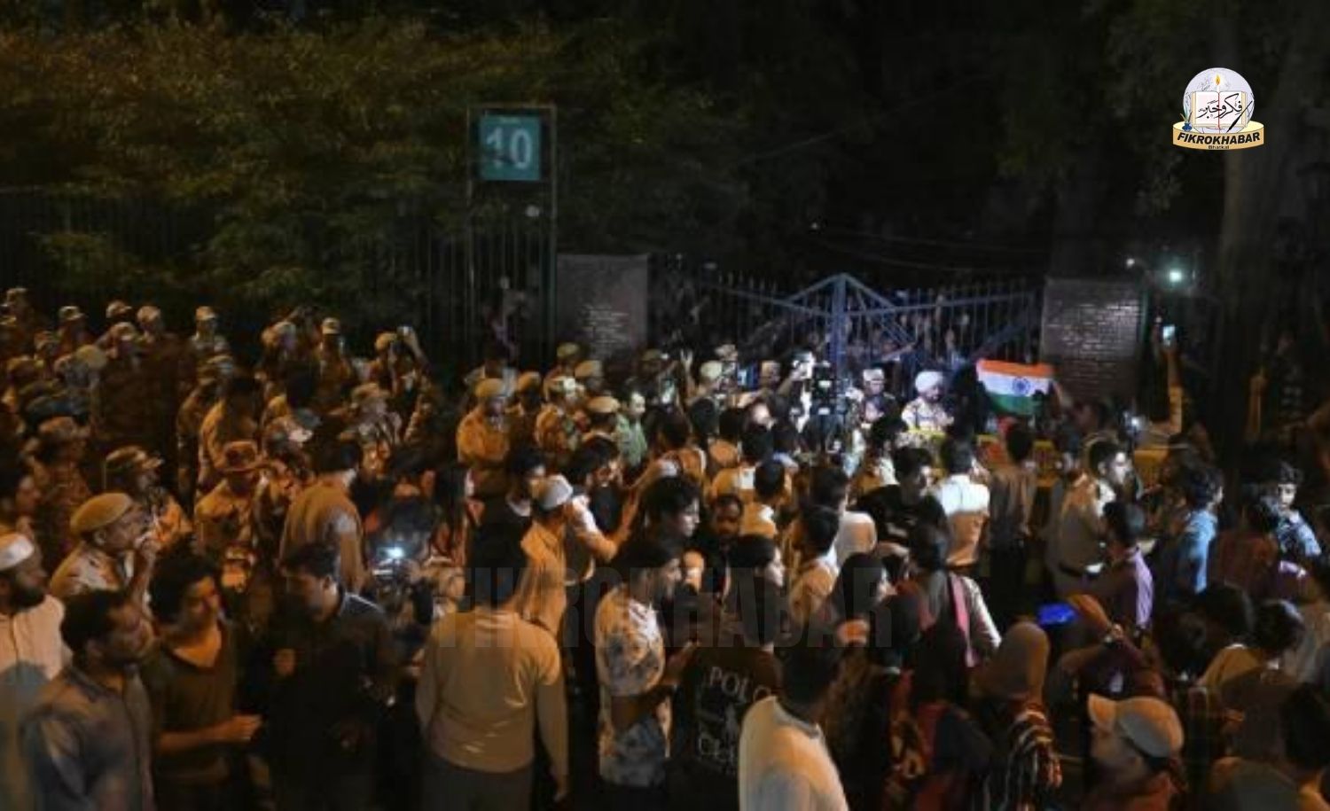 Jamia Millia Islamia Protest Escalates as Students Face Pressure to Vacate Hostels, Water and Electricity Supply Cut