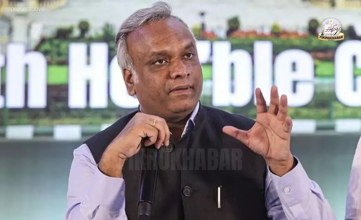 “Karnataka Minister Priyank Kharge Calls for Amit Shah’s Resignation, Labels Him ‘Most Incompetent Home Minister’ after Delhi Blast”