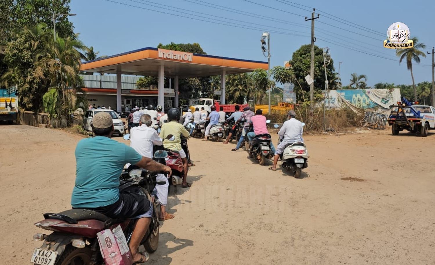 Rumours Trigger Long Queues at Petrol Pumps Across Bhatkal