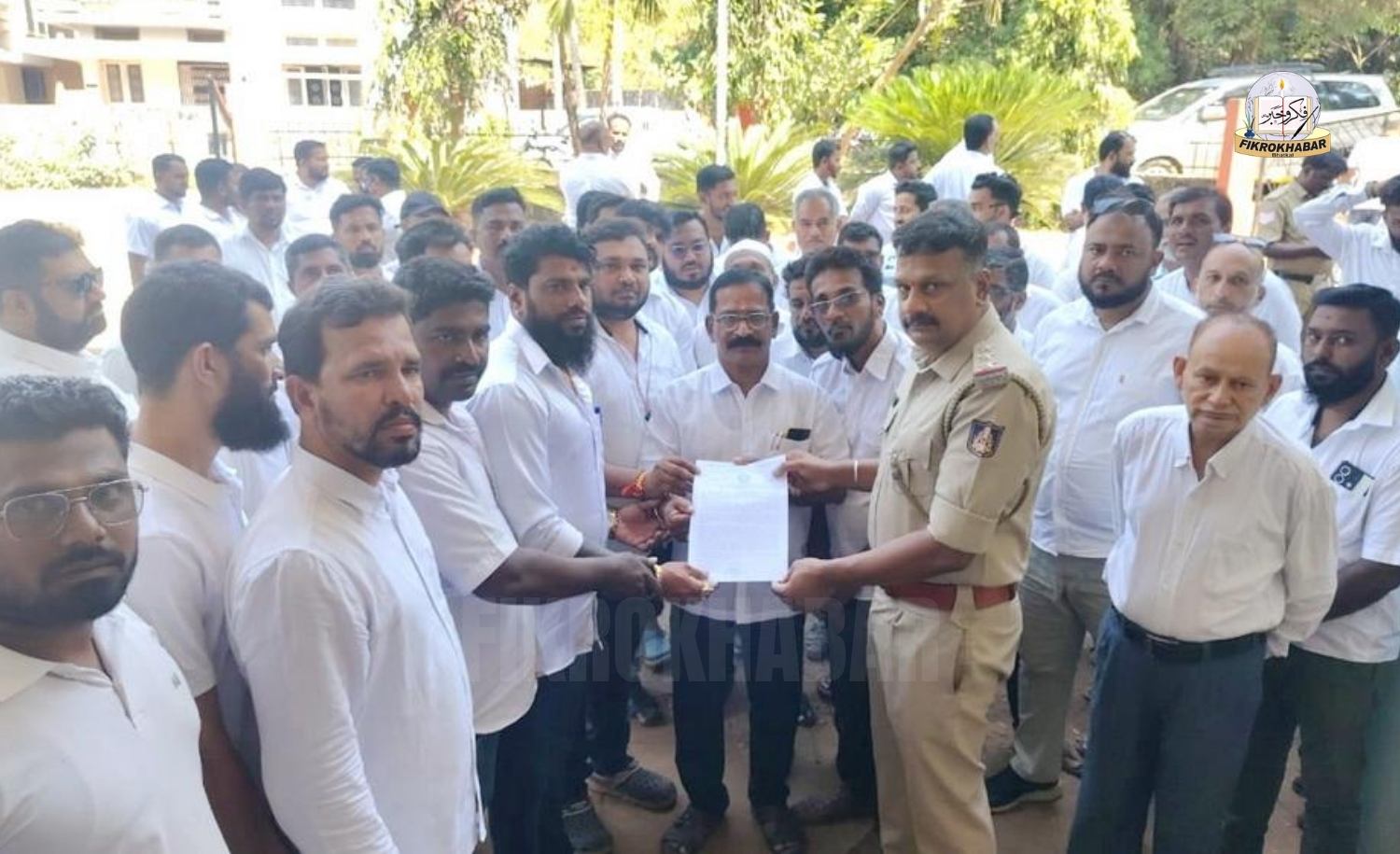 Taxi Union Protests Allegations by Auto Drivers, Submits Memorandum to Police in Bhatkal