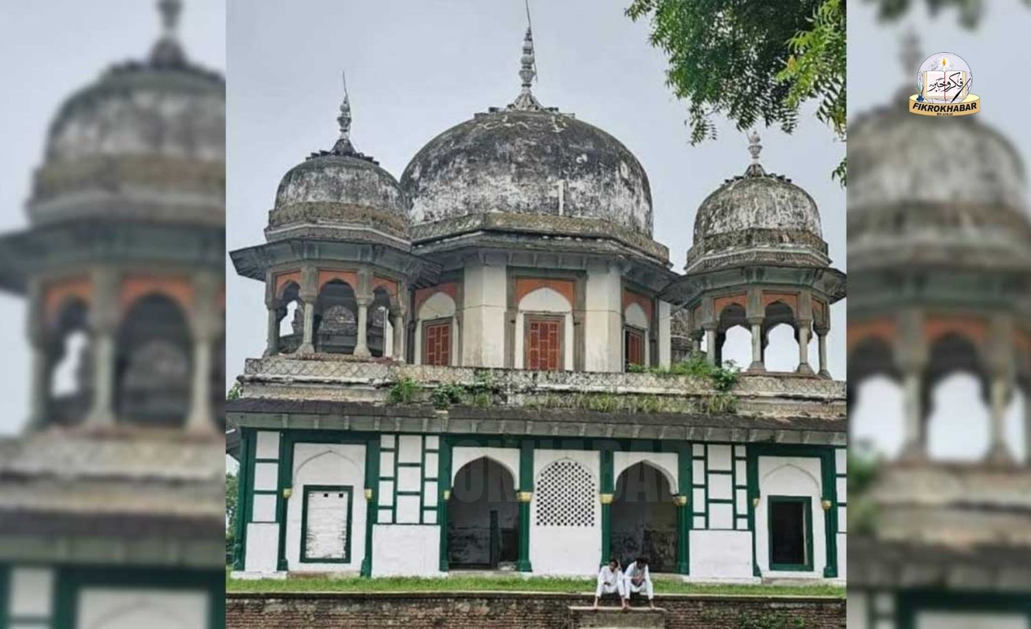 Women Clash with Police During Puja Attempt at Disputed Mausoleum in UP’s Fatehpur